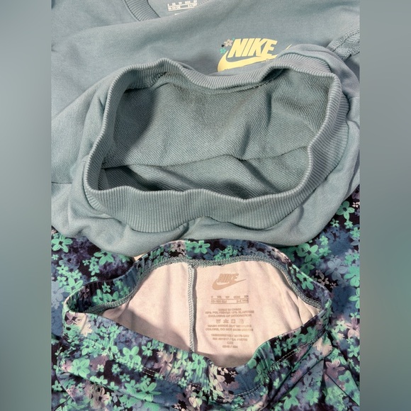Nike Girls Outfit Set XS 4 Sweatshirt Top & Floral Flare Leggings Pants Logo - Picture 14 of 14